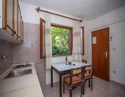 Apartments and Room Anita