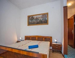 Apartments and Room Anita