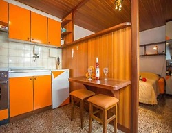 Apartments and Room Anita