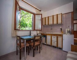 Apartments and Room Anita