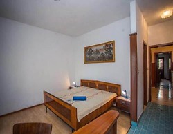 Apartments and Room Anita