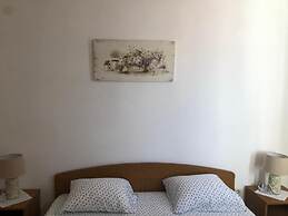 Apartment and Rooms Mila