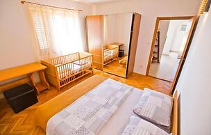 Apartment Mana