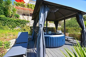 House Sreca