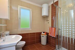 House Sreca