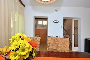 House Sreca