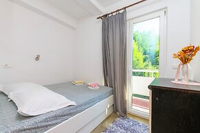 Apartment Livr