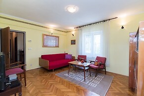 Apartment Damir