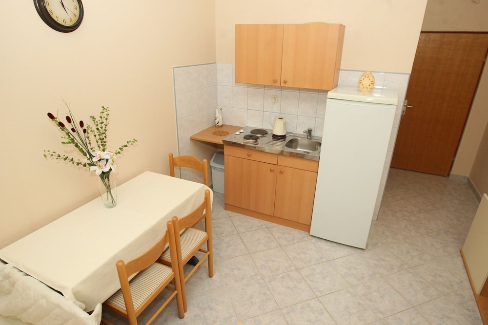Apartments Mladen