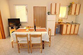 Apartments Mladen