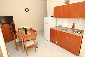 Apartments Mladen
