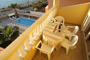 Apartments Mladen