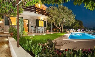 House Lucmar