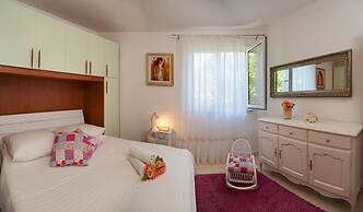 House Lucmar