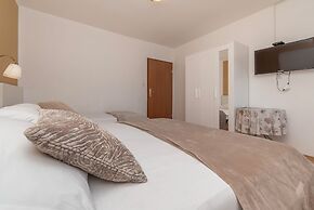 Apartments Pera