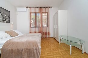 Apartments Pera