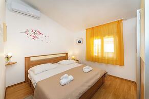 Apartments Nadica