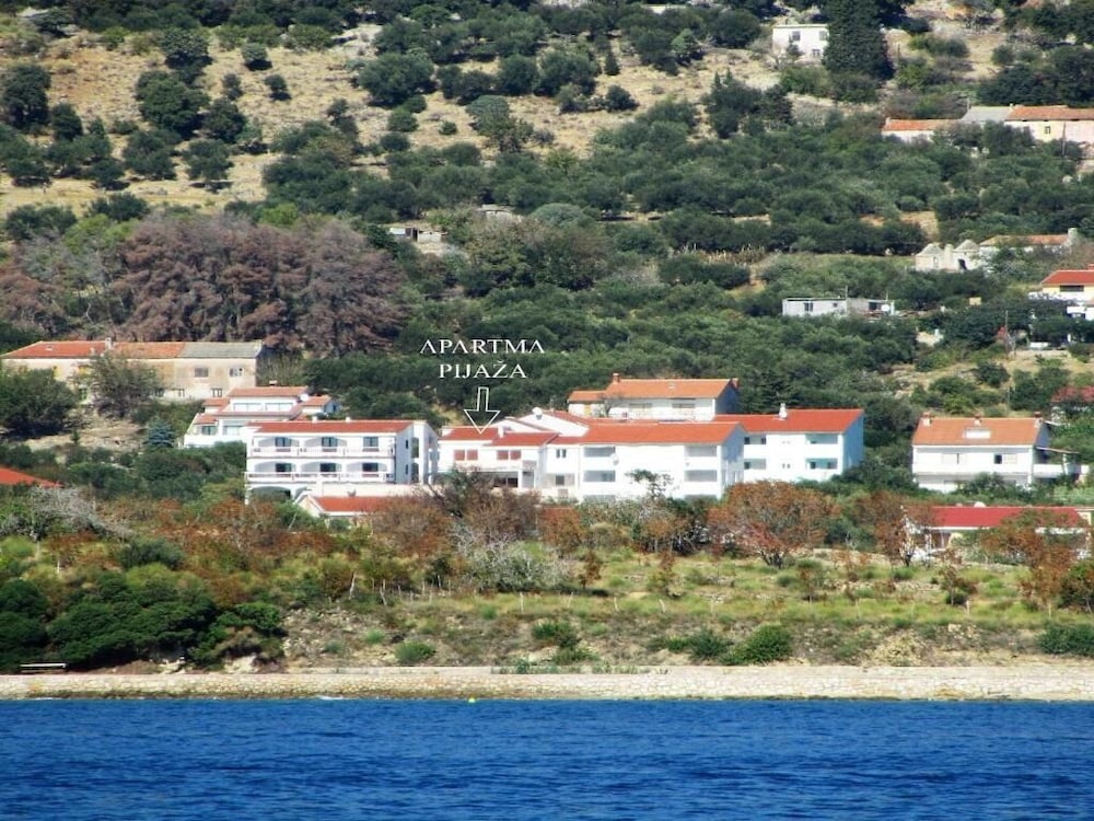 Apartment Zare