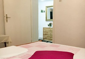 Apartment and Rooms Tomo 1