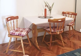 Apartment and Rooms Tomo 1