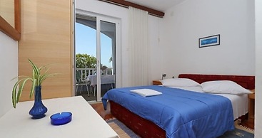 Apartment and Rooms Tomo 1