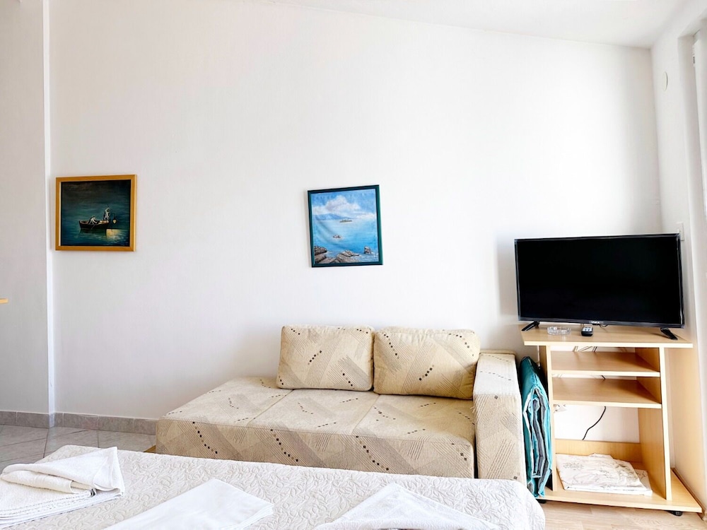 Apartments Tomo