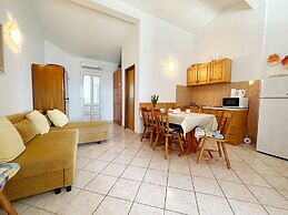 Apartments Tomo