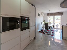 Apartment Black@white
