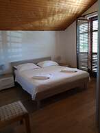 Apartments Ivo