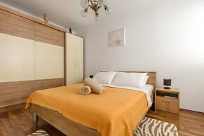 Apartment Deni