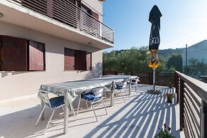 Apartments Tiho