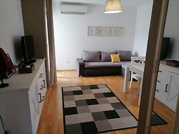 Apartments Dora 2