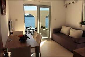 Apartment At the sea