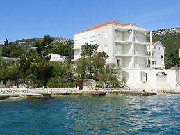 Apartment At the sea