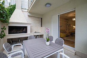Apartment At the sea