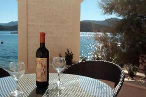 Apartment At the sea