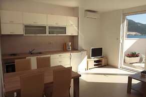 Apartment At the sea