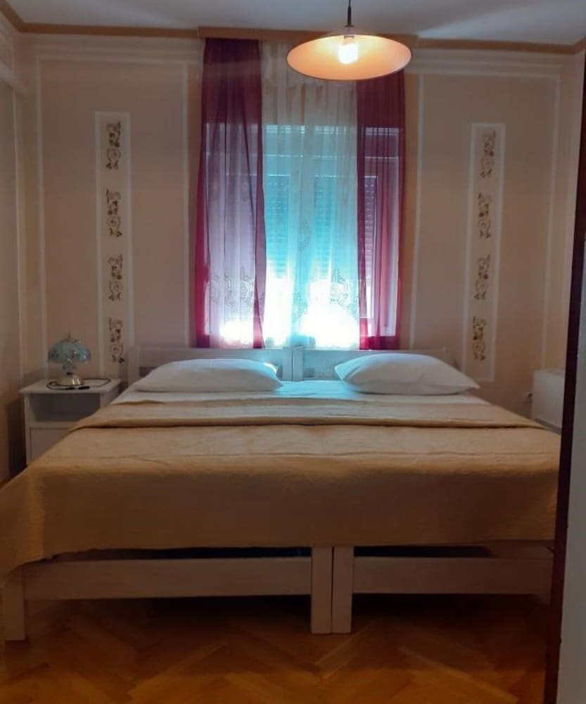 Apartments Ivo