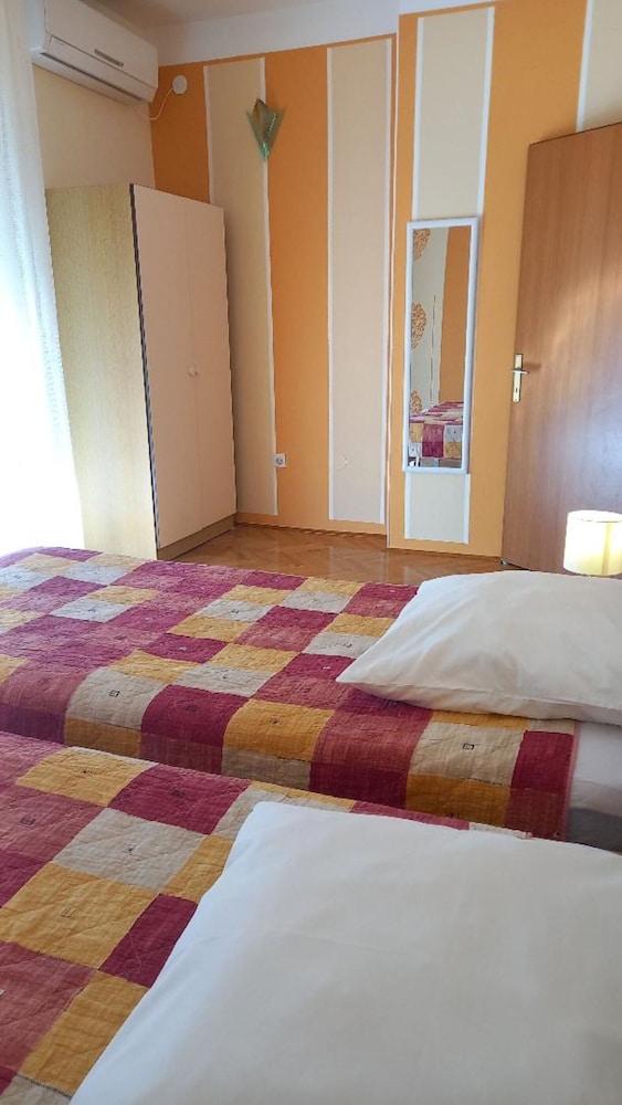Apartments Ivo