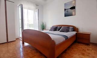 Apartment Korni