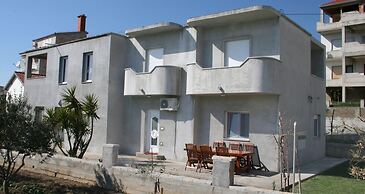 Apartments Ivica