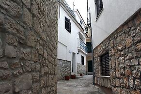House Ante