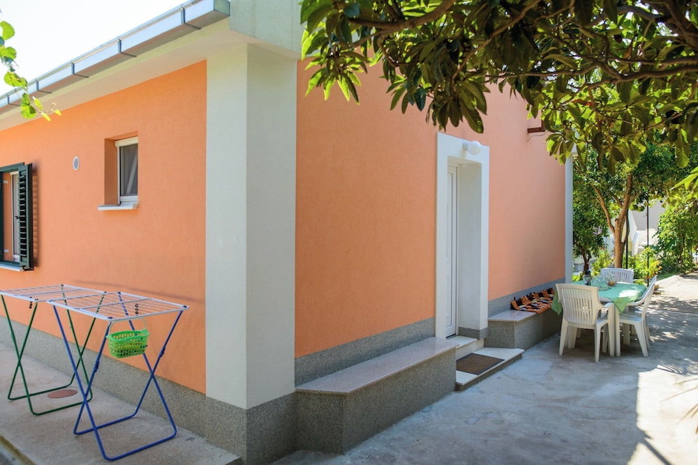 House Mirjana