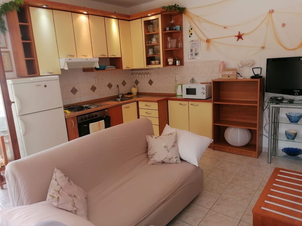 Apartment Goran