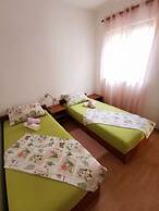 Apartment Goran