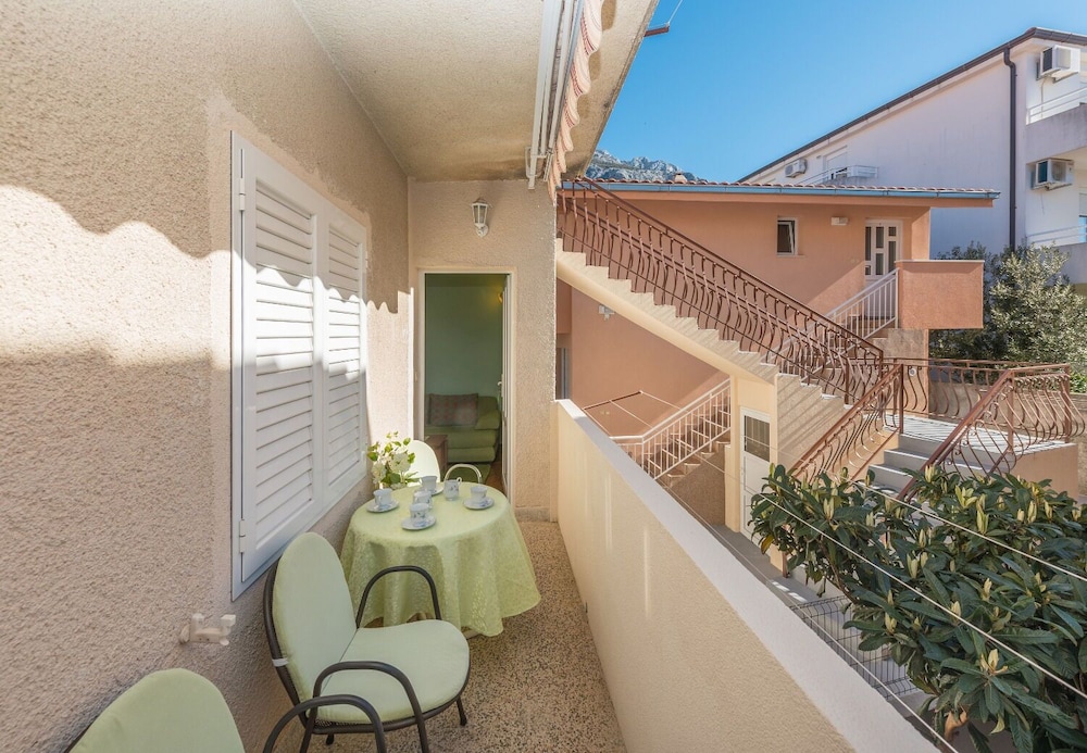 Apartments and Room Goran