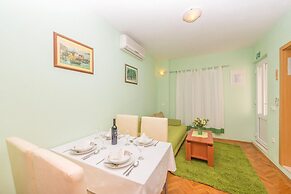 Apartments and Room Goran