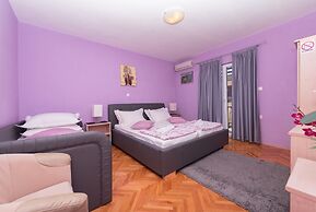 Apartments and Room Goran