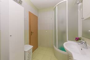 Apartments and Room Goran