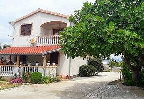 Apartment Ljilja